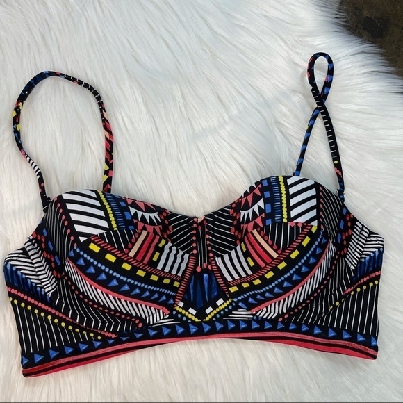 NWOT Bar III Multicolored Bikini Top Large - Picture 3 of 13